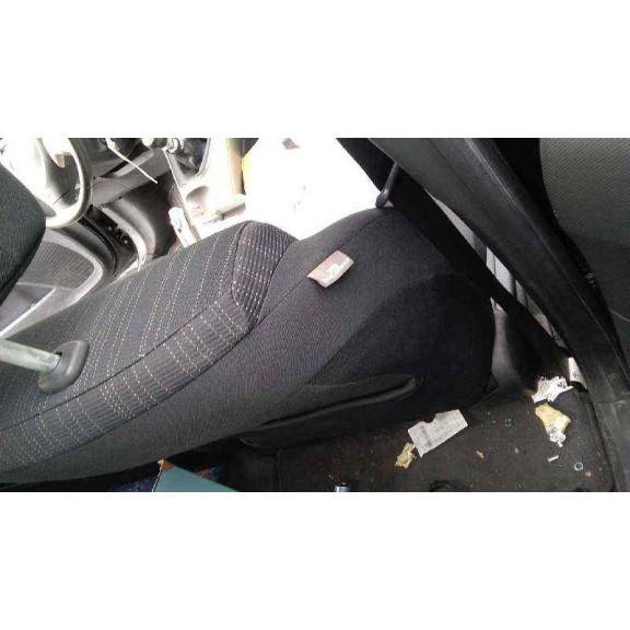 toyota auris del año 2010