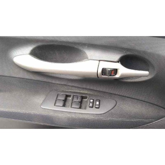 toyota auris del año 2010