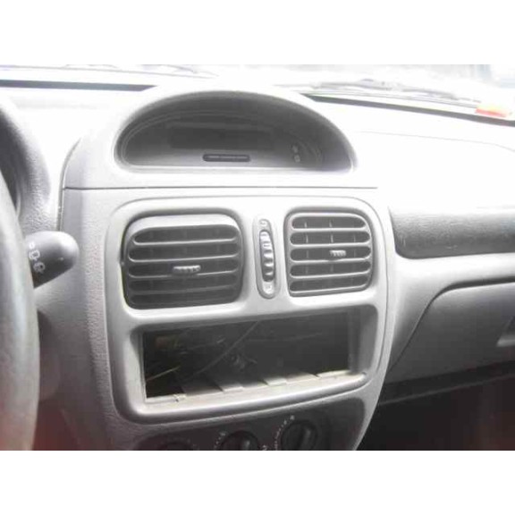 renault clio ii fase i (b/cbo) del año 2000