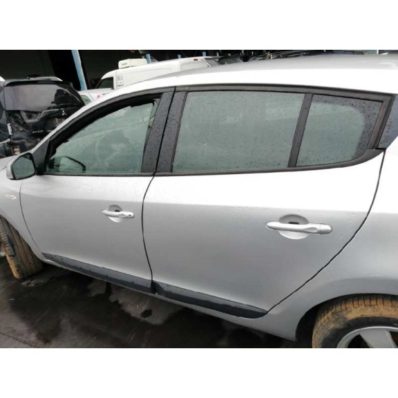 renault megane iii berlina 5 p del año 2010