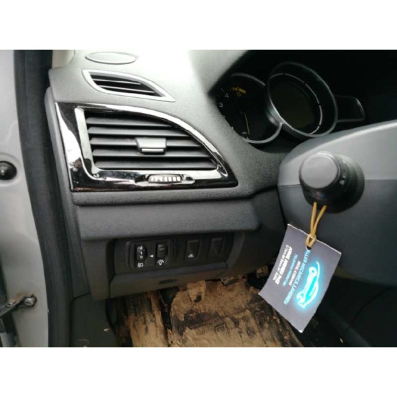 renault megane iii berlina 5 p del año 2010