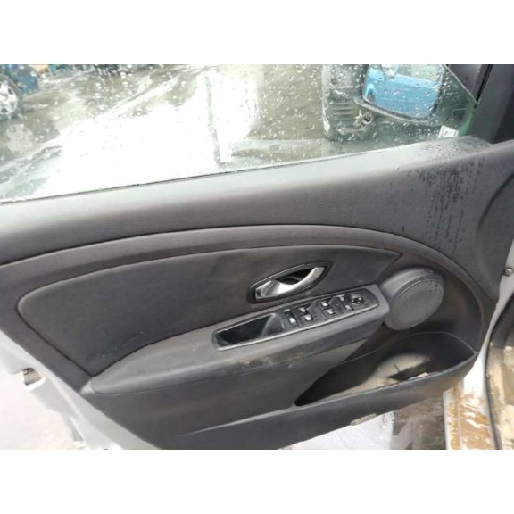 renault megane iii berlina 5 p del año 2010