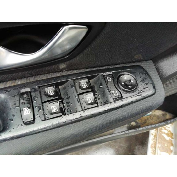 renault megane iii berlina 5 p del año 2010