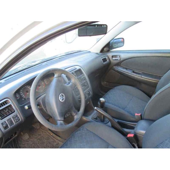 toyota avensis berlina (t 22) del año 2002