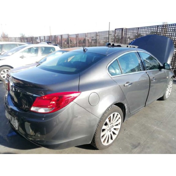 opel insignia berlina del año 2010