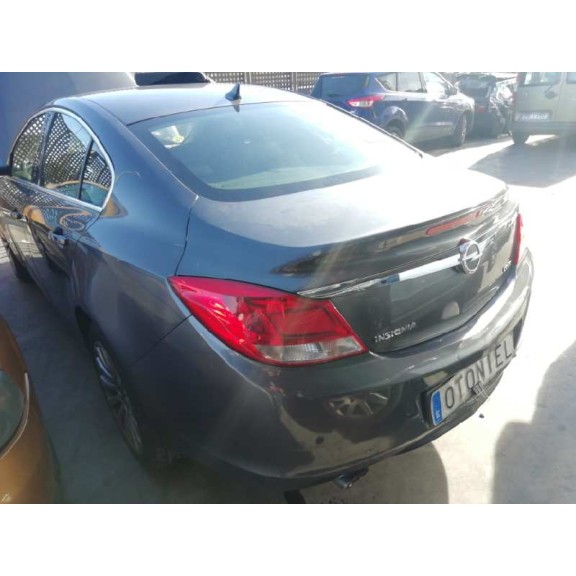 opel insignia berlina del año 2010
