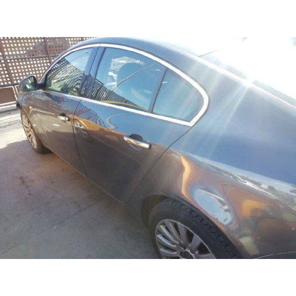 opel insignia berlina del año 2010