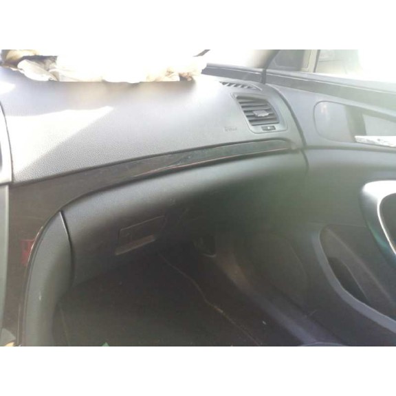 opel insignia berlina del año 2010