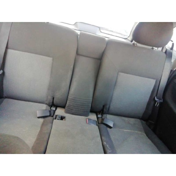 opel meriva del año 2004