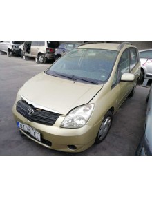 toyota corolla verso (e12) del año 2003