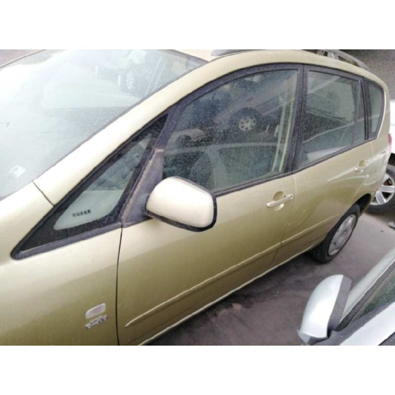 toyota corolla verso (e12) del año 2003