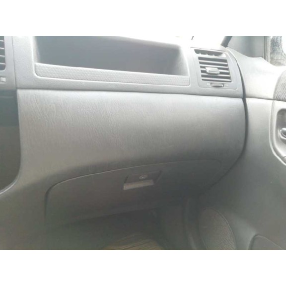 toyota corolla verso (e12) del año 2003