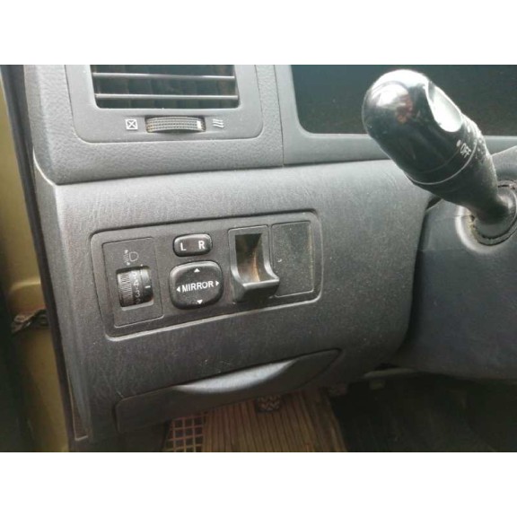 toyota corolla verso (e12) del año 2003