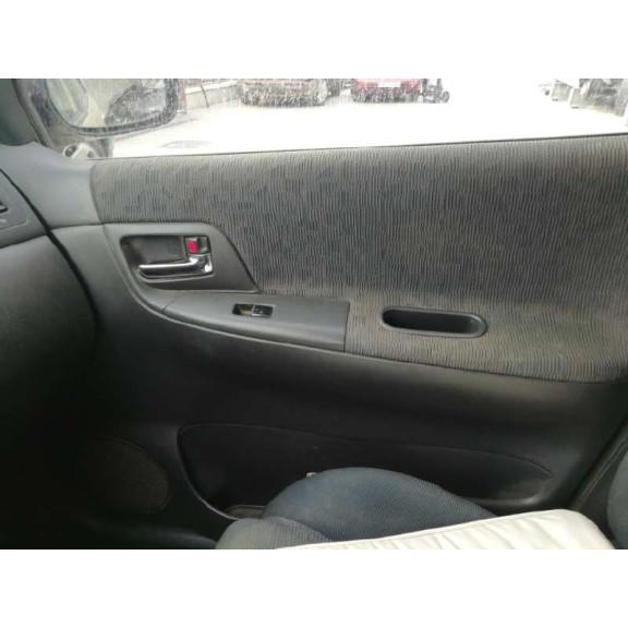 toyota corolla verso (e12) del año 2003