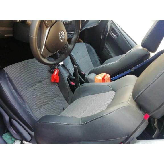 toyota auris del año 2018