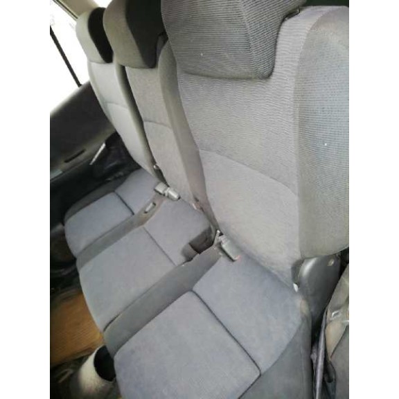 toyota corolla verso (e12) del año 2003