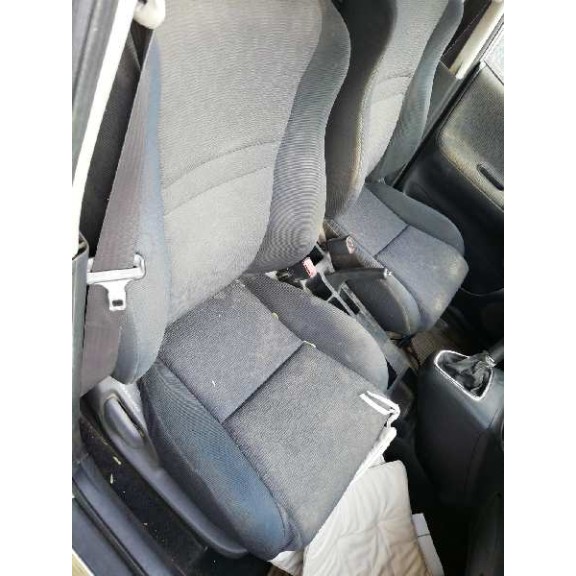 toyota corolla verso (e12) del año 2003