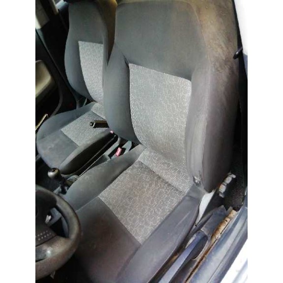 seat ibiza (6l1) del año 2002