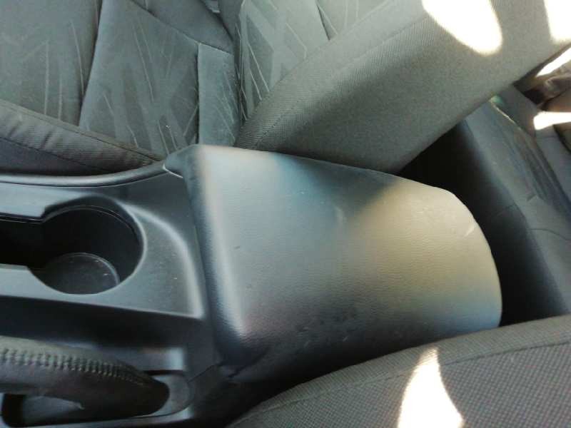 Recambio de apoyabrazos central para kia cee´d concept referencia OEM IAM   