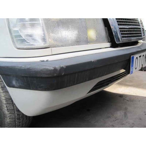 mercedes-benz clase c (w201) berlina del año 1985