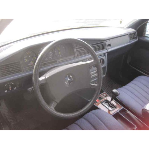 mercedes-benz clase c (w201) berlina del año 1985