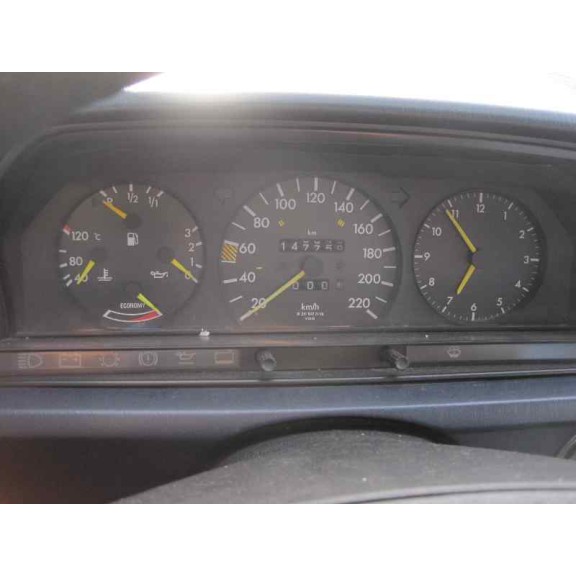 mercedes-benz clase c (w201) berlina del año 1985