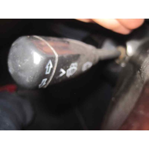 mercedes-benz clase c (w201) berlina del año 1985