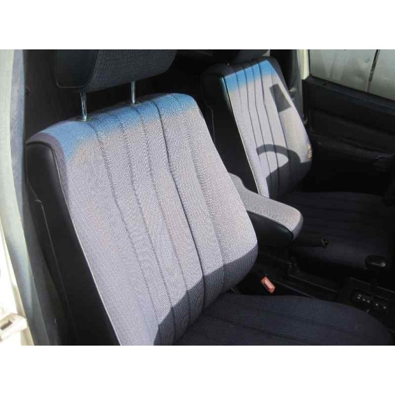 mercedes-benz clase c (w201) berlina del año 1985