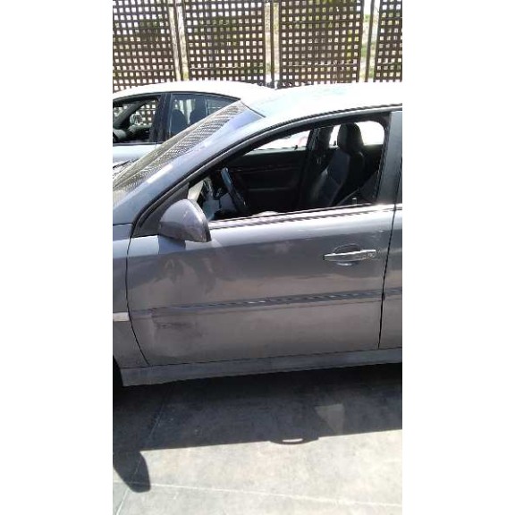 opel vectra c berlina del año 2004