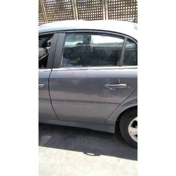 opel vectra c berlina del año 2004