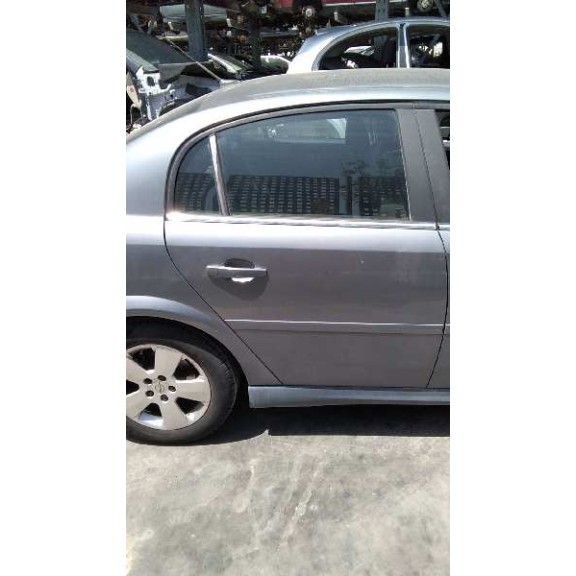 opel vectra c berlina del año 2004