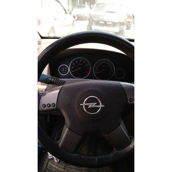 opel vectra c berlina del año 2004