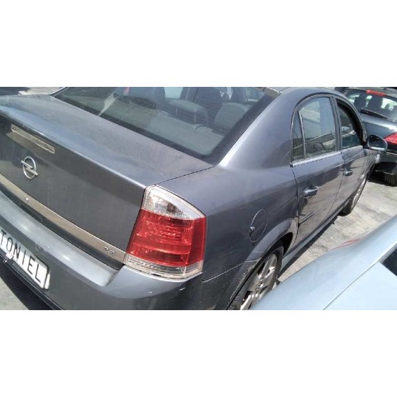 opel vectra c berlina del año 2004