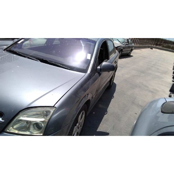 opel vectra c berlina del año 2004