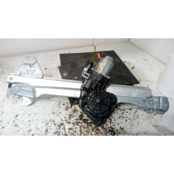 ELEVALUNAS TRASERO DERECHO 