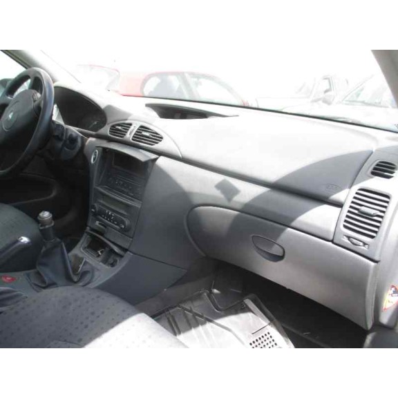 renault laguna ii (bg0) del año 2004