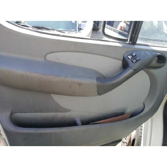 mercedes-benz sprinter 02.00  caja abierta del año 2003