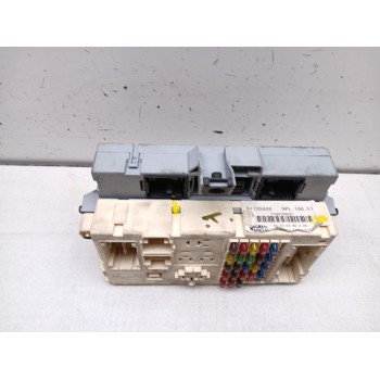 Recambio de caja reles / fusibles para fiat punto berlina (188) 1.2 8v active referencia OEM IAM 51735938  