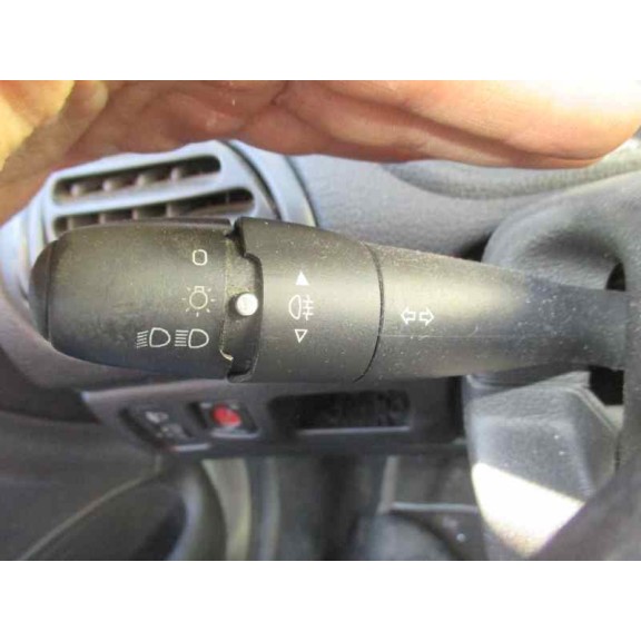 peugeot 206 berlina del año 2003