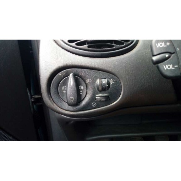 ford focus berlina (cak) del año 2002