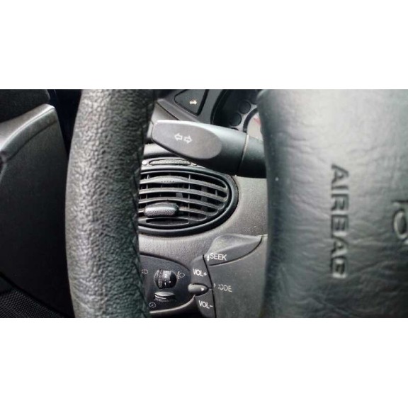 ford focus berlina (cak) del año 2002