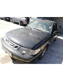 saab 9-3 berlina del año 2001 2