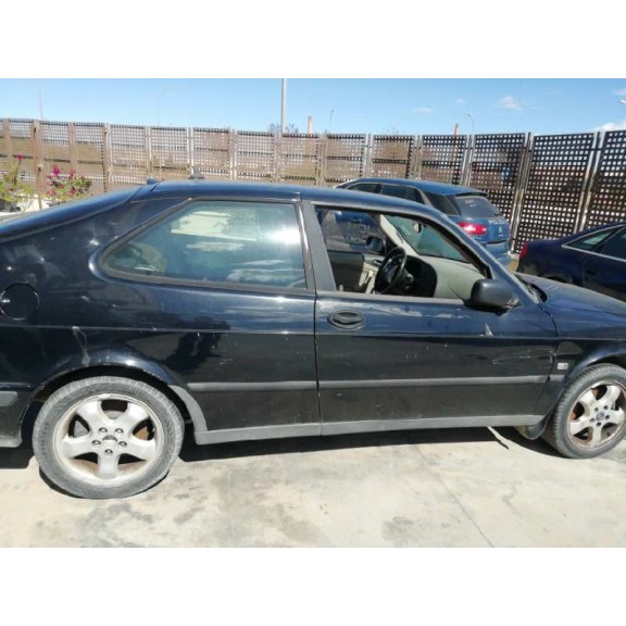 saab 9-3 berlina del año 2001