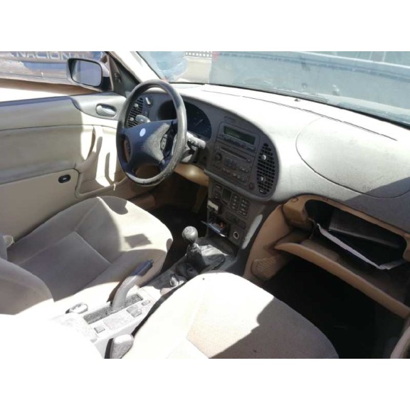 saab 9-3 berlina del año 2001