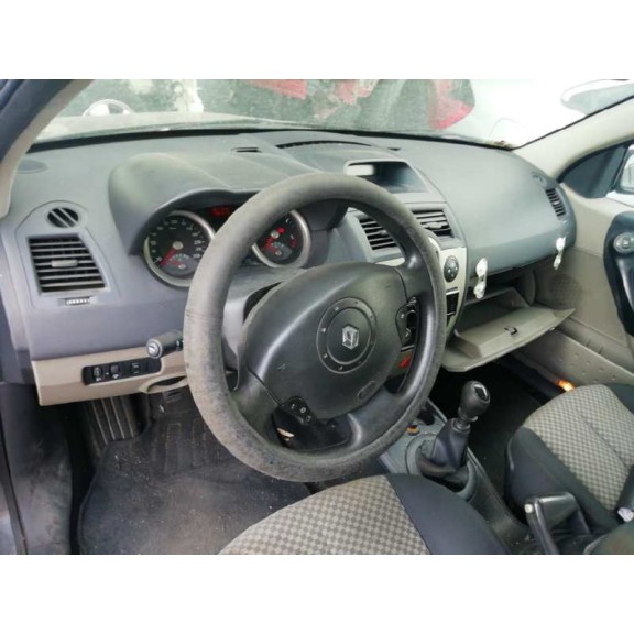 renault megane ii classic berlina del año 2005