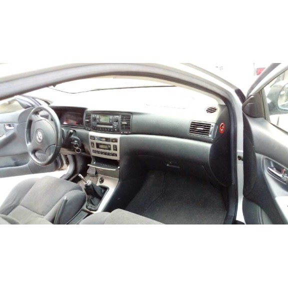 toyota corolla (e12) del año 2003