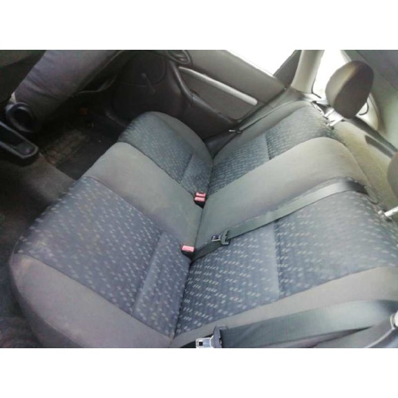 ford focus berlina (cak) del año 2001