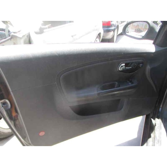 seat ibiza (6l1) del año 2004