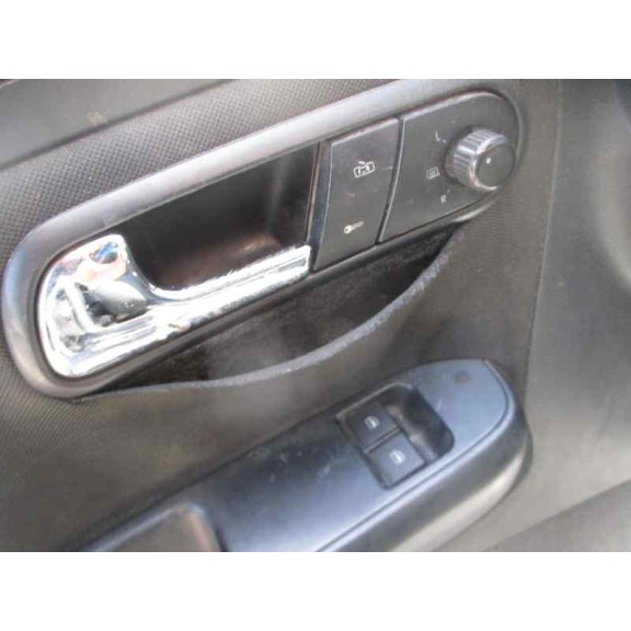 seat ibiza (6l1) del año 2004