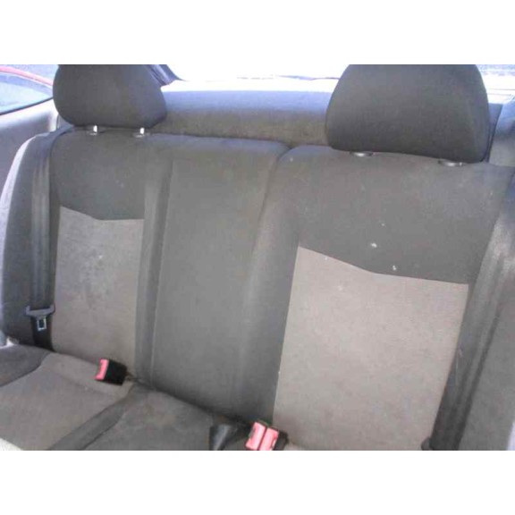 seat ibiza (6l1) del año 2004